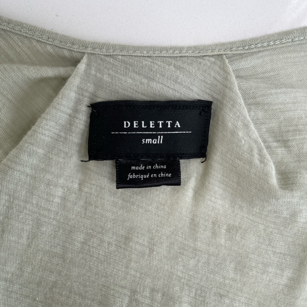 Anthropologie squeezebox top by Deletta, in very pale sage green size Small - Picture 12 of 12
